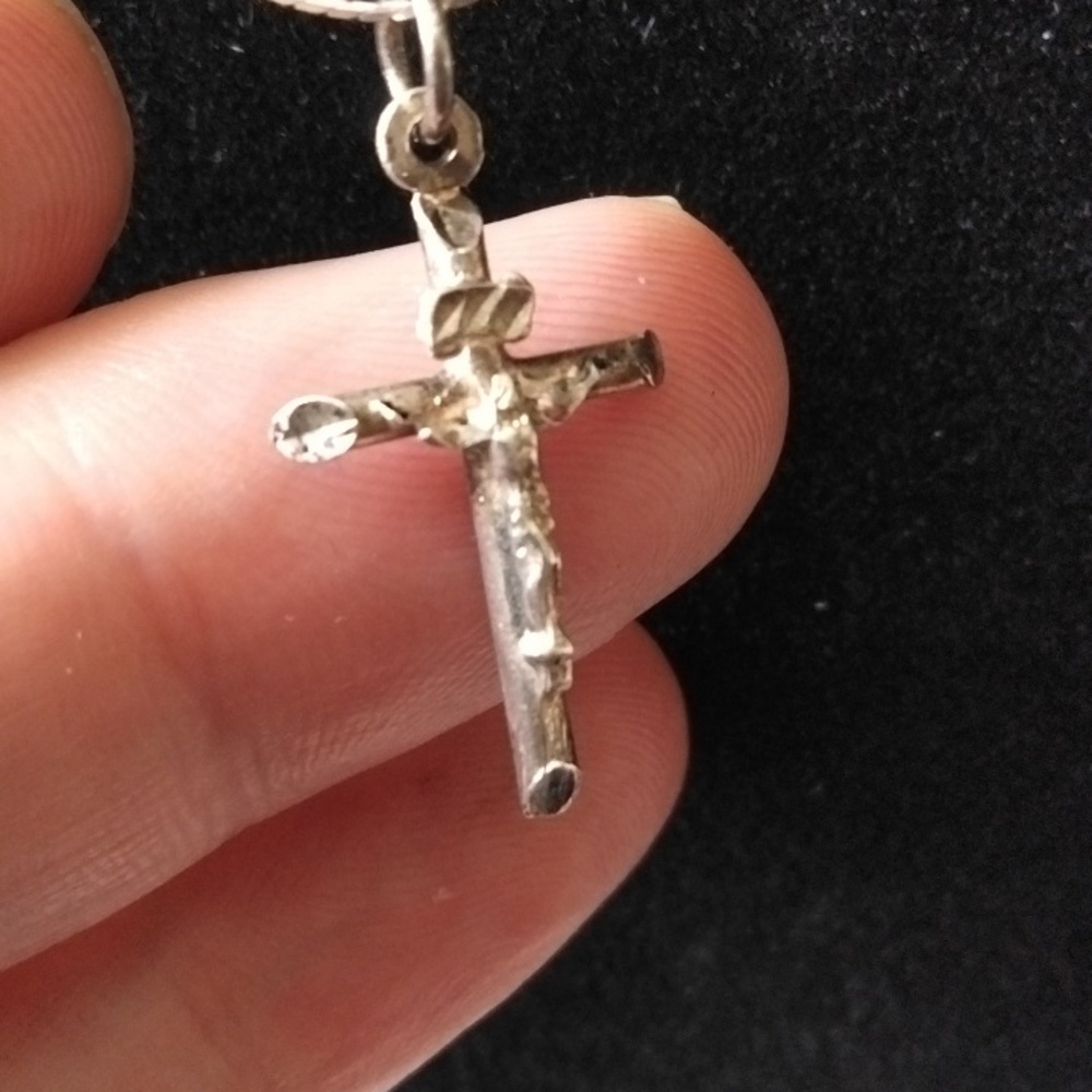 Elegant Silver Crucifix Pendant Necklace